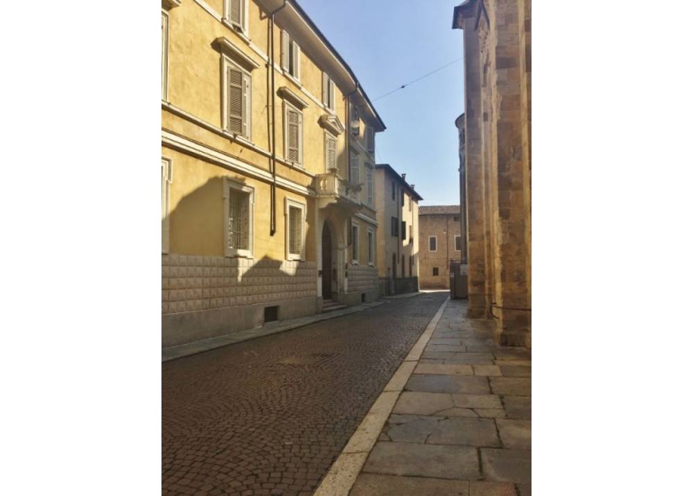 Affitto Locale Commerciale a Parma monolocale Centro storico di 60 mq